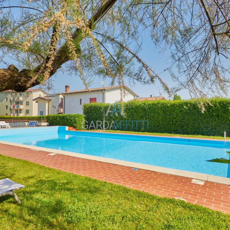 Silver Apartment - Giardino privato e piscina vicino al lago - Appartamento con 2 Camere da Letto - 2