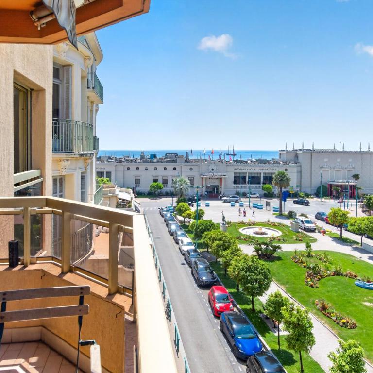BOYER - Somptueux 3 pièces Carré d'Or Menton Parking privé - Two-Bedroom Deluxe Apartment with Balcony - 13