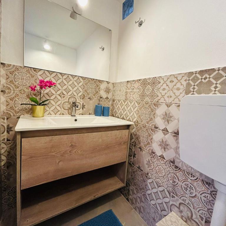 CASA BLU STATION con BALCONE - Appartamento con 1 Camera da Letto - 3