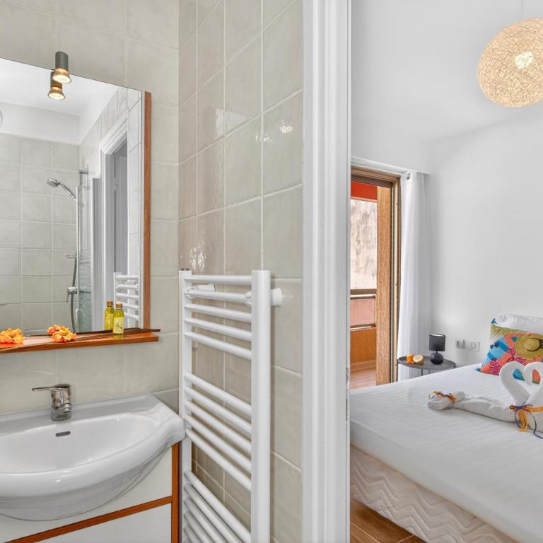 BOYER - Somptueux 3 pièces Carré d'Or Menton Parking privé - Two-Bedroom Deluxe Apartment with Balcony - 15