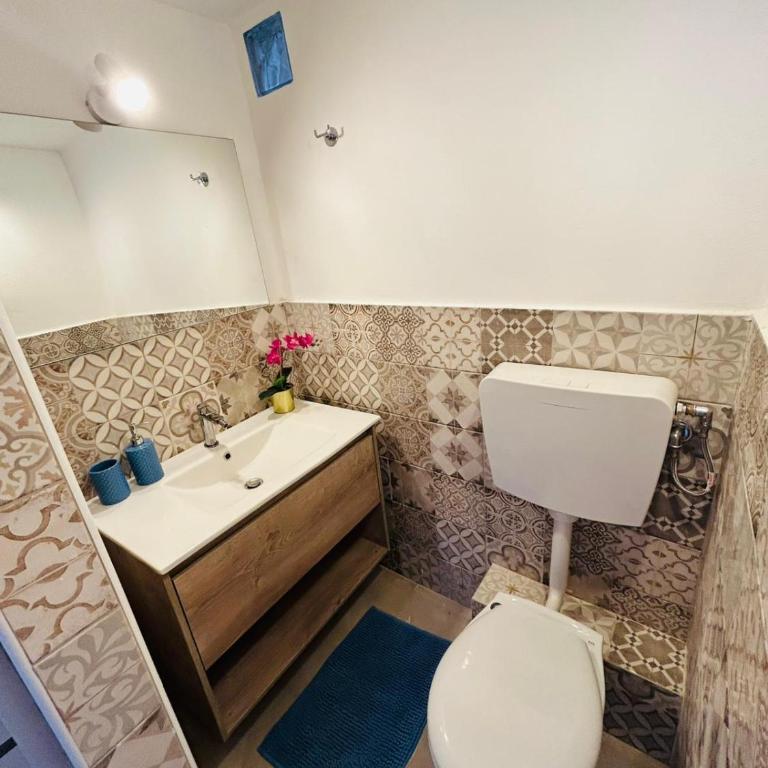 CASA BLU STATION con BALCONE - Appartamento con 1 Camera da Letto - 10