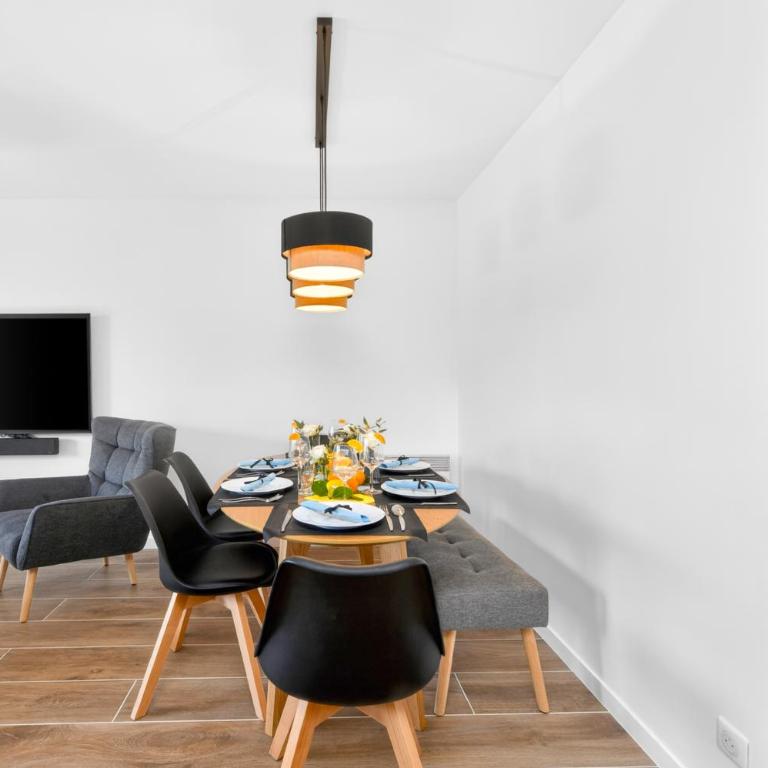 BOYER - Somptueux 3 pièces Carré d'Or Menton Parking privé - Two-Bedroom Deluxe Apartment with Balcony - 8