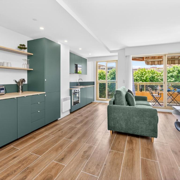 BOYER - Somptueux 3 pièces Carré d'Or Menton Parking privé - Two-Bedroom Deluxe Apartment with Balcony - 35