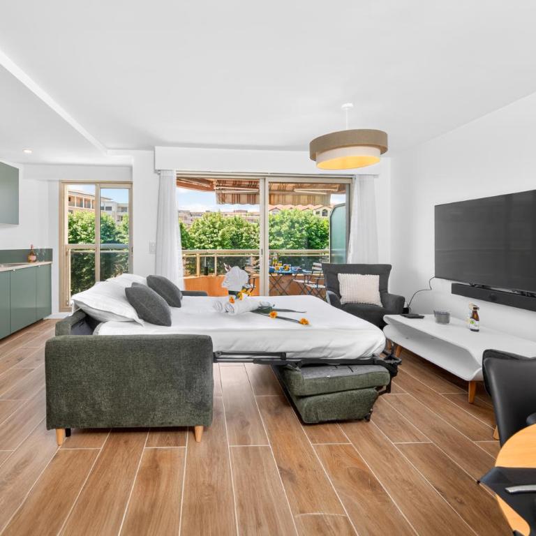 BOYER - Somptueux 3 pièces Carré d'Or Menton Parking privé - Two-Bedroom Deluxe Apartment with Balcony - 37