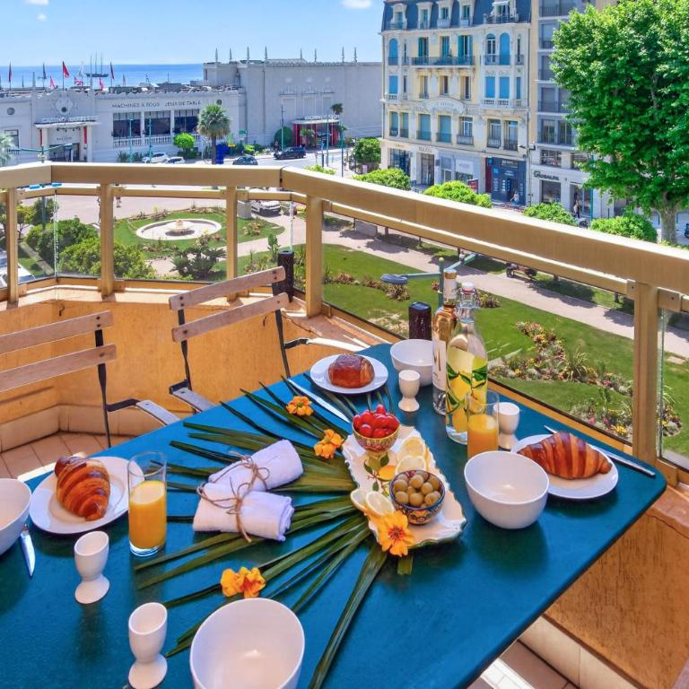 BOYER - Somptueux 3 pièces Carré d'Or Menton Parking privé - Two-Bedroom Deluxe Apartment with Balcony - 42