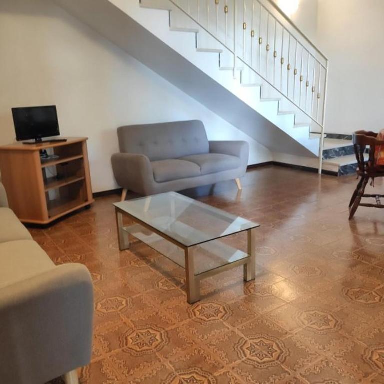 Beachside family villa with large, enclosed garden - Appartamento - 10