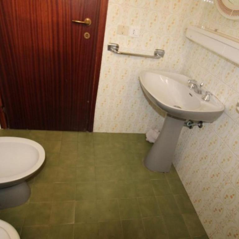Beachside family villa with large, enclosed garden - Appartamento - 14