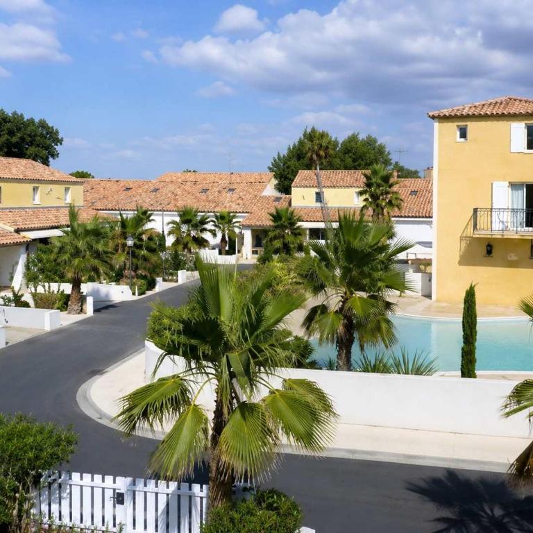 Clos Fontaine House with garden pool - Vacation Home - 3