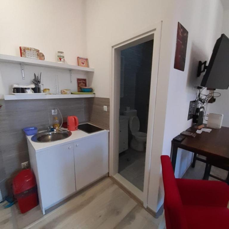 FG Apartment - Economy Trokrevetna Soba sa Zajedničkim Kupatilom - 2