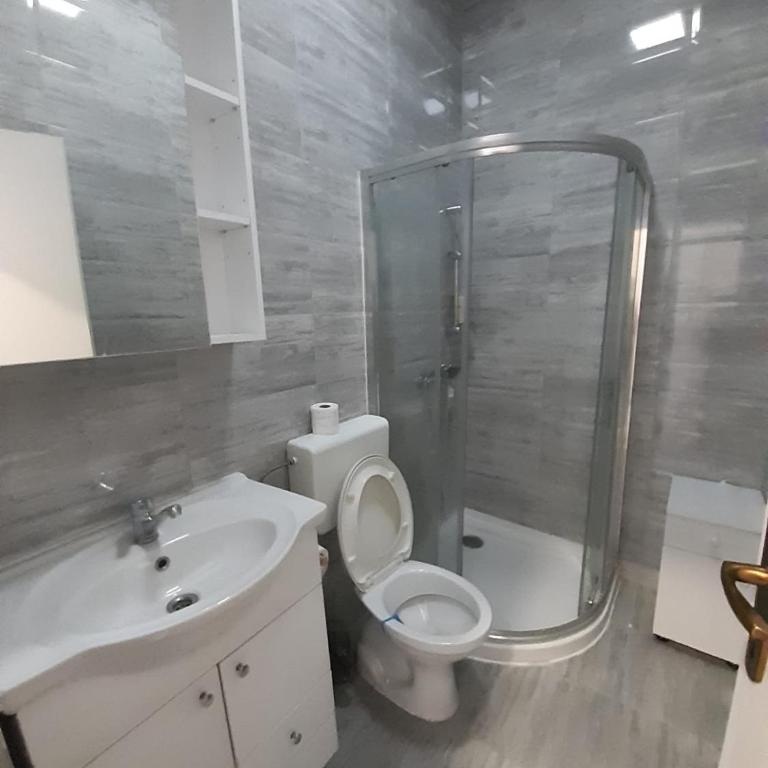 FG Apartment - Economy Trokrevetna Soba sa Zajedničkim Kupatilom - 3