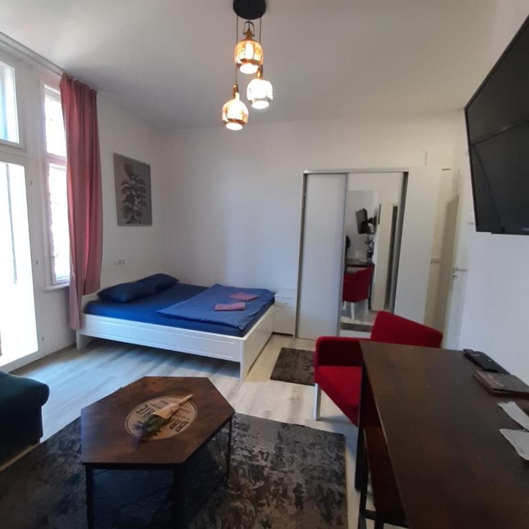 FG Apartment - Economy Trokrevetna Soba sa Zajedničkim Kupatilom - 5