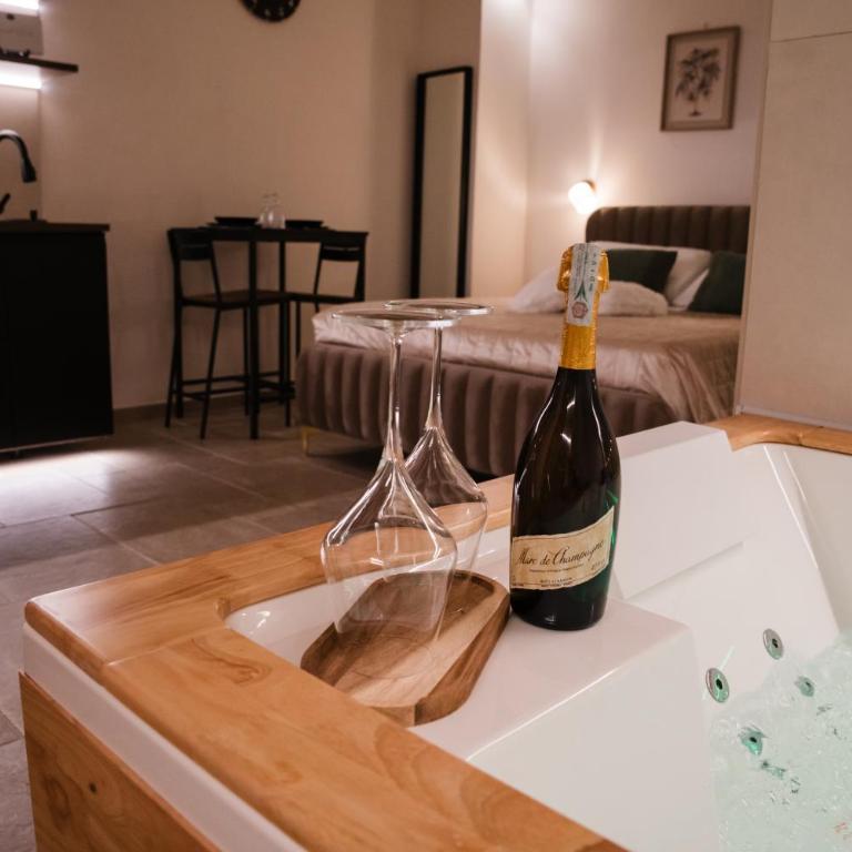 Le Palme - Holiday Suite Home - Suite with Spa Bath - 17