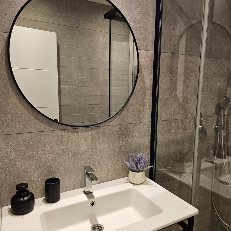 Lola Premium - One-Bedroom Apartment - 9
