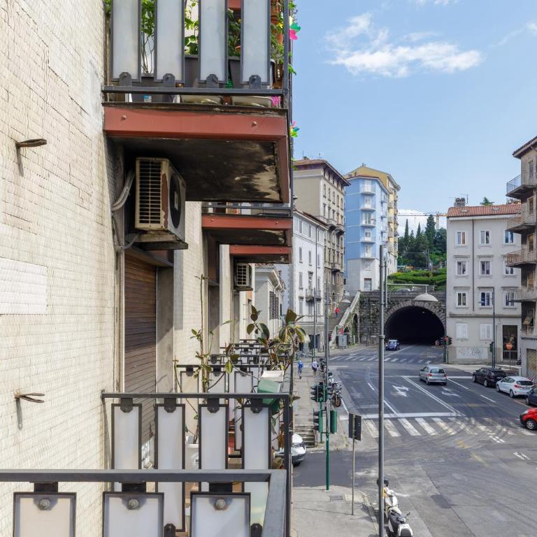 Tra i mari di Salgari in centro a Trieste - Appartamento con 1 Camera da Letto - 15