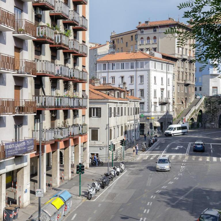 Tra i mari di Salgari in centro a Trieste - Appartamento con 1 Camera da Letto - 44