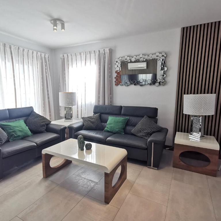 Villa Cactus - Two-Bedroom House - 4
