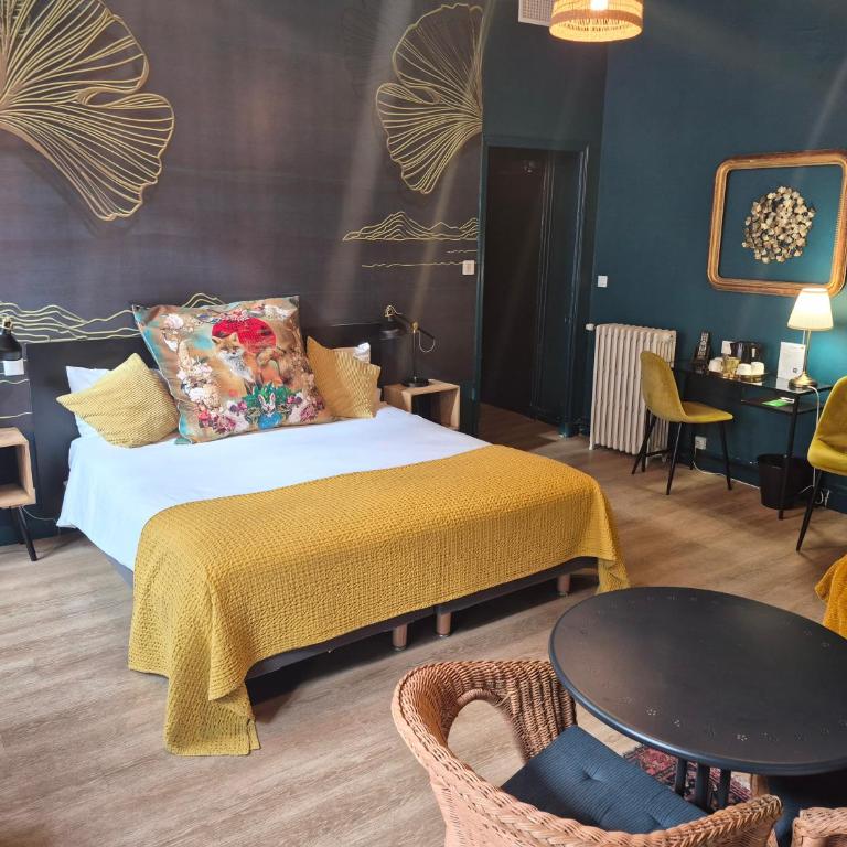 Hotel Du Cygne Tours - Chambre Quadruple Uniquement Accessible par les Escaliers - 10