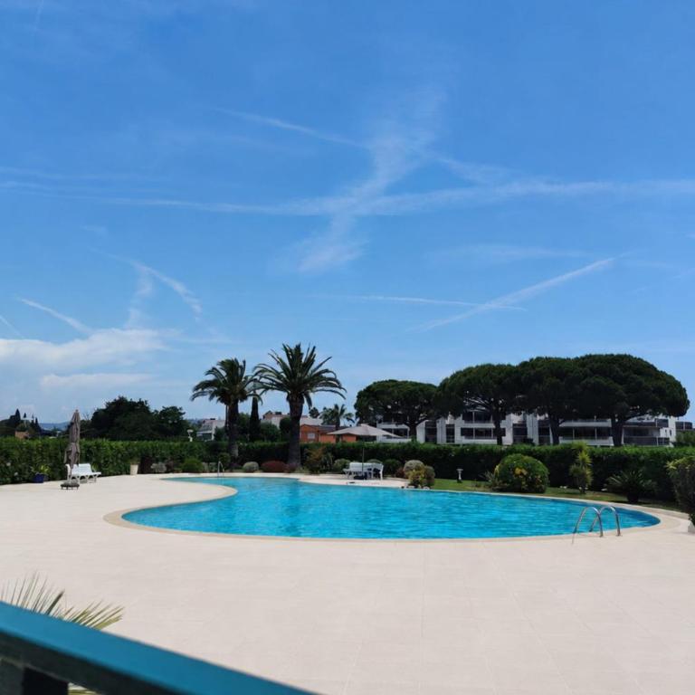 Sleeps 4 - Garage - Swimming Pool - AC - Garden - Estudio - 2
