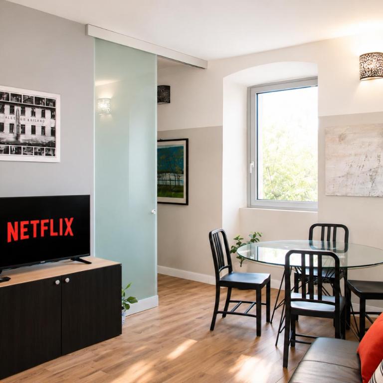 Como Easy Living Parking & WiFi - Two-Bedroom Apartment - 7