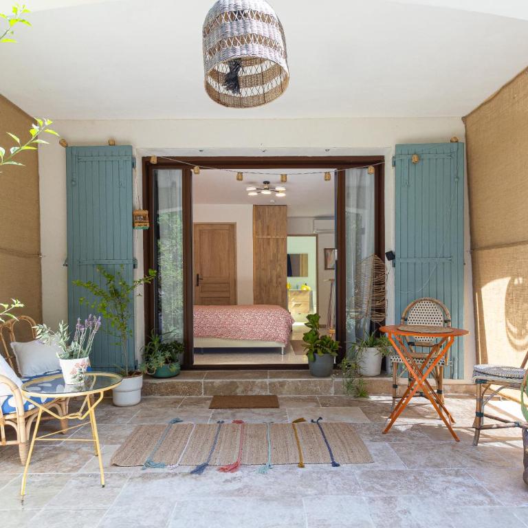 Studio La Provençale - Double Room with Terrace - 13