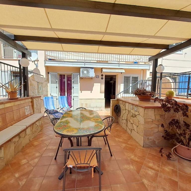 RosaFlò - Ampio appartamento con terrazza - Appartamento con 1 Camera da Letto e Terrazza - 4