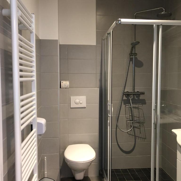 Alpenrose Chamonix - Quadruple Room with Private Bathroom - 2