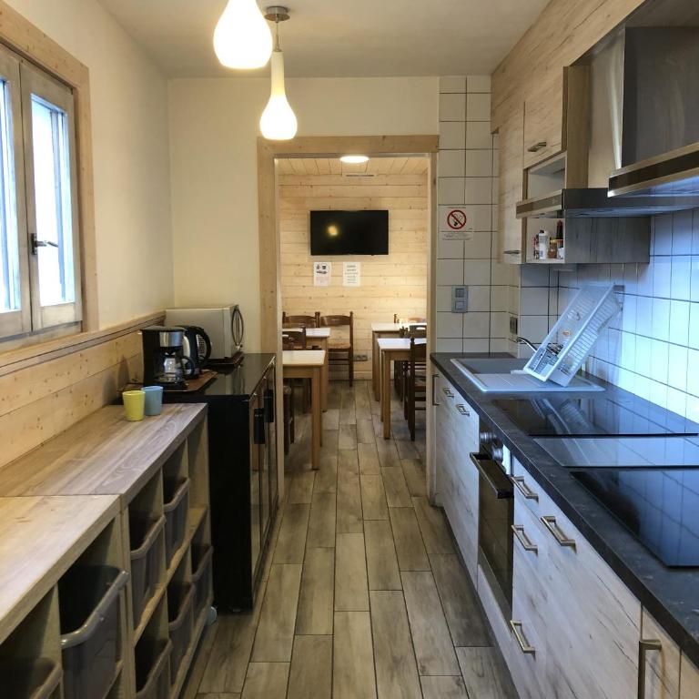 Alpenrose Chamonix - Standard Twin Room with Shared Bathroom - 6