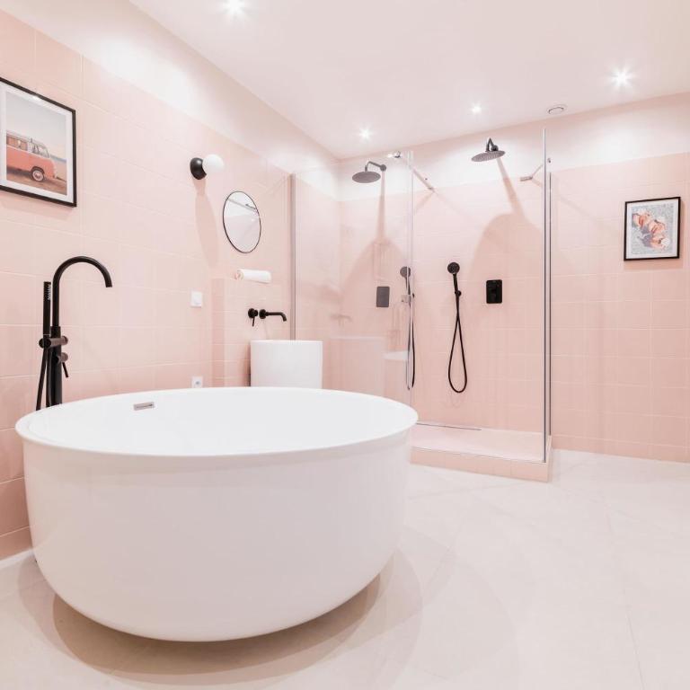 Logement Premium avec Grande Salle de Bain - 6P - Appartement - 13