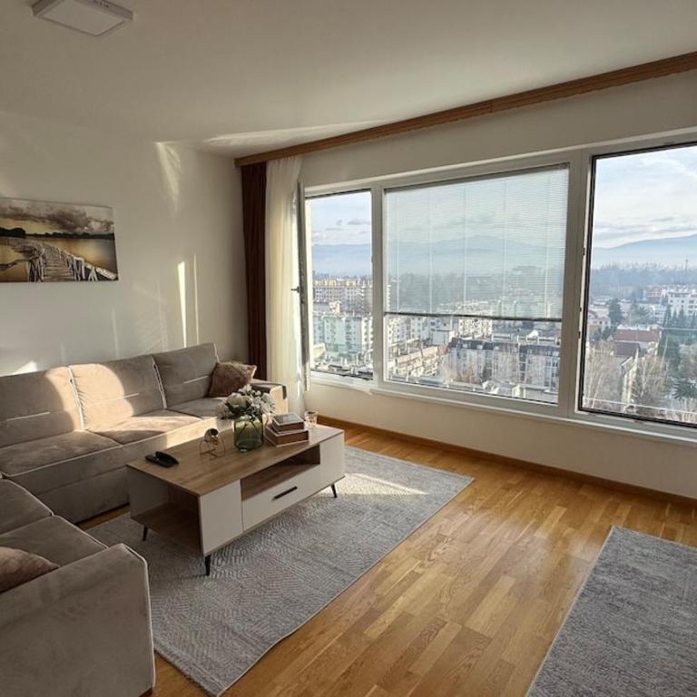 Sarajevo Apartment place4you - Two-Bedroom Apartment with Balcony and Terrace - 1