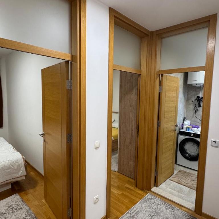 Sarajevo Apartment place4you - Two-Bedroom Apartment with Balcony and Terrace - 29
