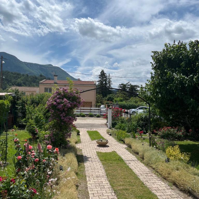 Super maison 5 pièces avec jardin - Villa de 3 dormitorios - 9