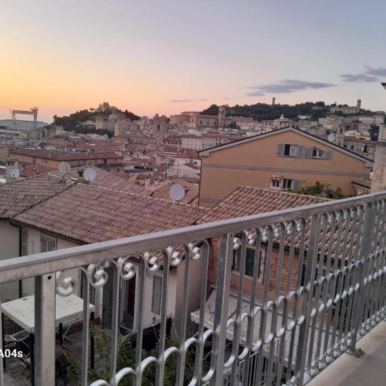 Ancona centro Luxury Apartment Via Torrioni 23 - Appartamento con 2 Camere da Letto - 3
