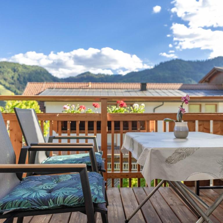 Haus Lackner am Weissensee in Kärnten - Doppelzimmer mit Balkon - 10
