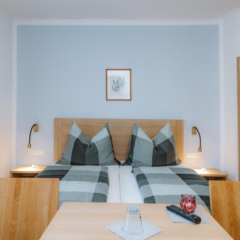 Haus Lackner am Weissensee in Kärnten - Doppelzimmer mit Balkon - 14