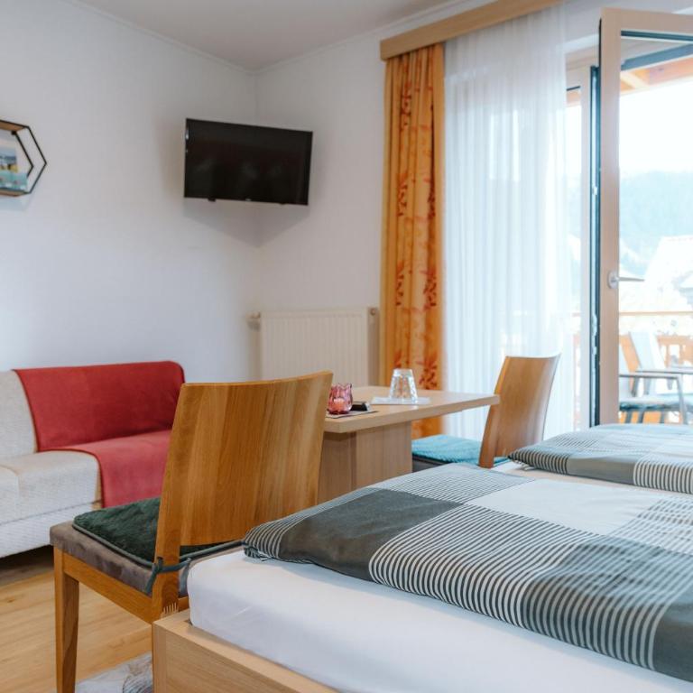 Haus Lackner am Weissensee in Kärnten - Doppelzimmer mit Balkon - 15