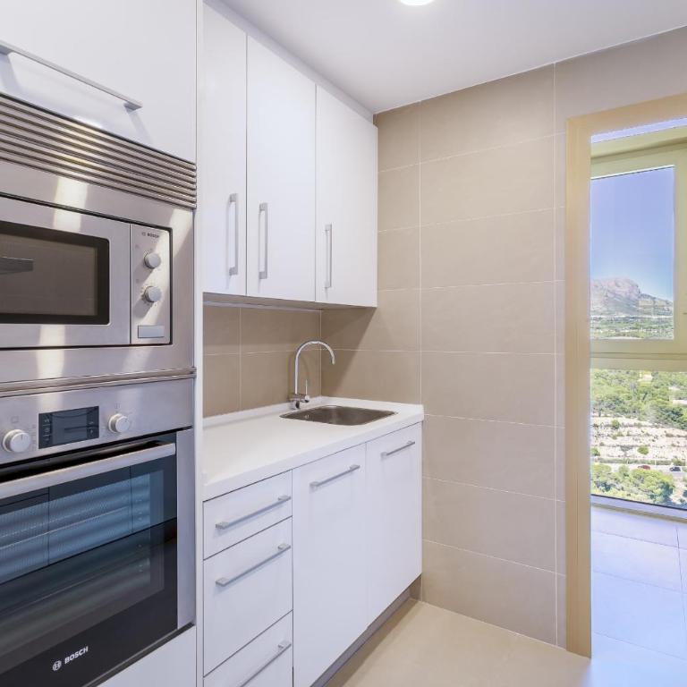 Intempo 16D by Costa Activa Rentals - Two-Bedroom Apartment with Sea View - 7