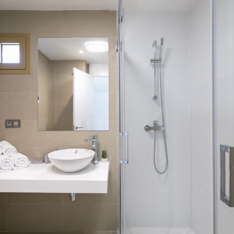 Intempo 16D by Costa Activa Rentals - Two-Bedroom Apartment with Sea View - 18