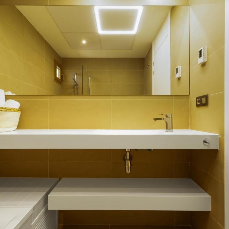 Intempo 16D by Costa Activa Rentals - Two-Bedroom Apartment with Sea View - 20
