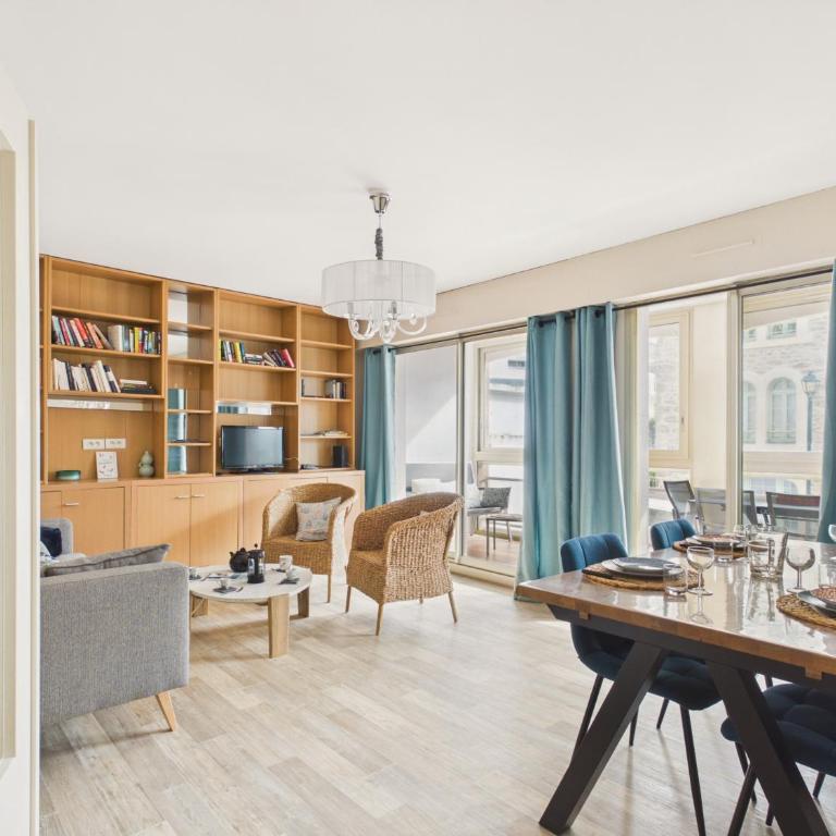 Plage à 150 m, appart plein centre pour 4 - Appartement - 8