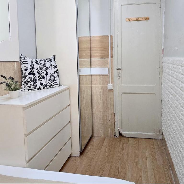 MarBarcelona Coliving Aviacio - Habitación Doble Estándar con baño compartido - 18