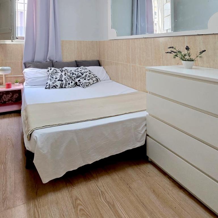 MarBarcelona Coliving Aviacio - Habitación Doble Estándar con baño compartido - 19
