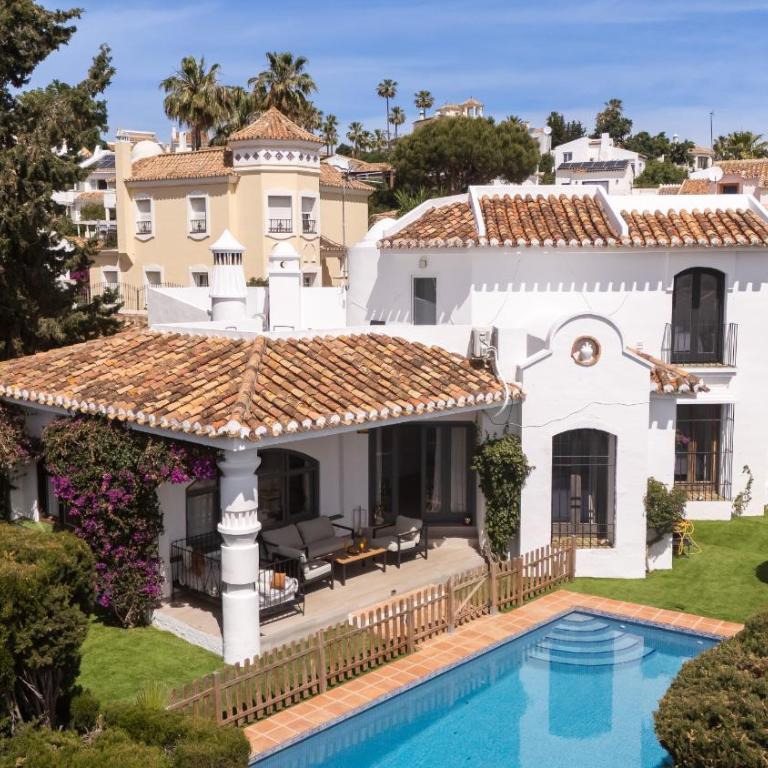 Villa Calahonda - Cozy Villa with Private Pool - Villa - 1