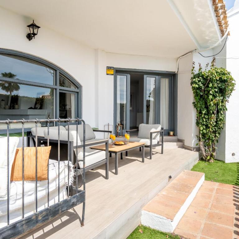 Villa Calahonda - Cozy Villa with Private Pool - Villa - 9