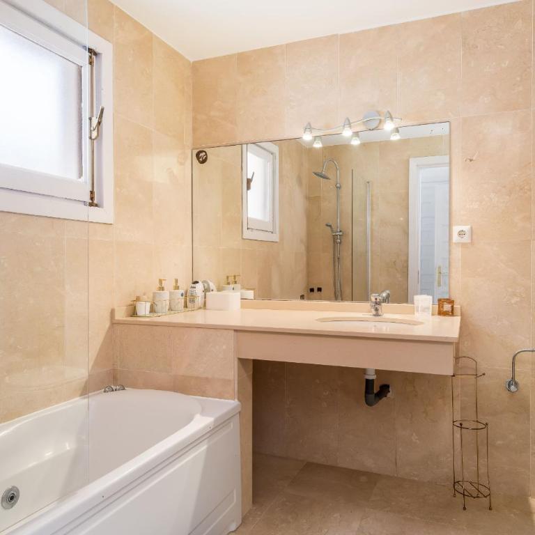 Villa Calahonda - Cozy Villa with Private Pool - Villa - 17