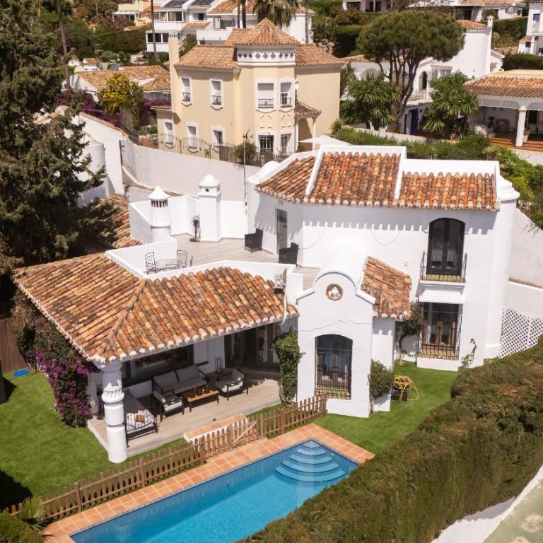Villa Calahonda - Cozy Villa with Private Pool - Villa - 31