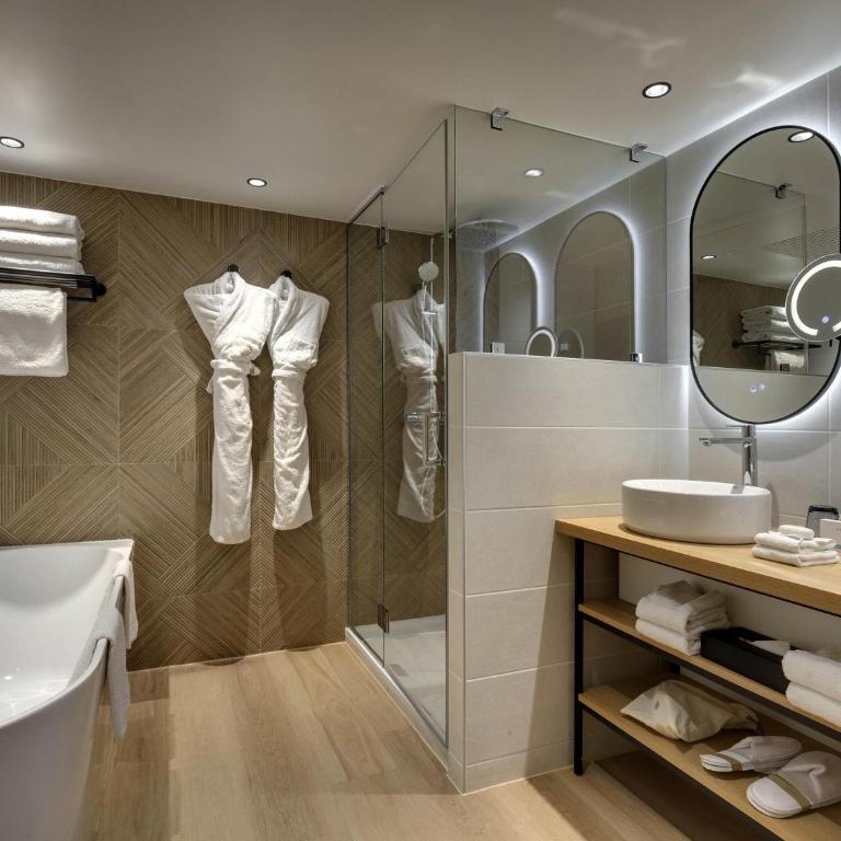 Pullman La Pléiade Montpellier Centre - Suite Lit King-Size Deluxe avec Canapé-Lit - 7