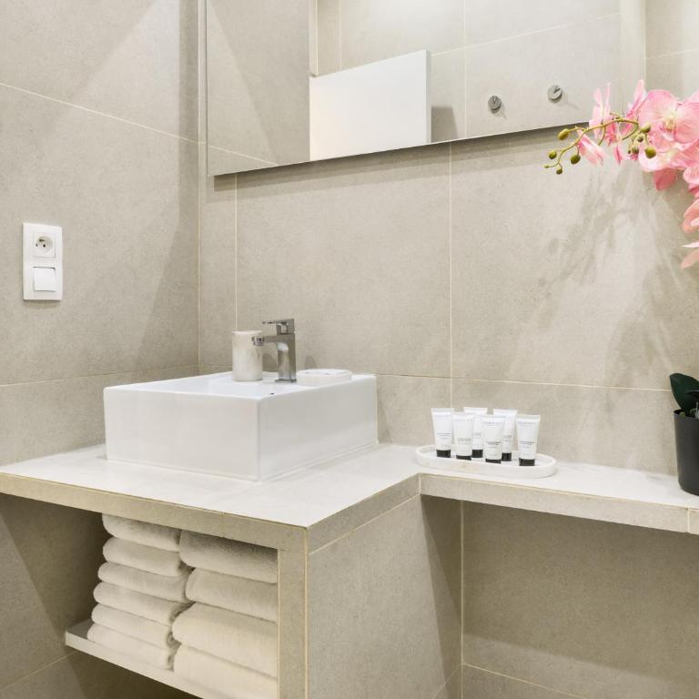 LivinParis - Luxury 3 & AC 4 Bedrooms Montmartre I - Appartement 4 Chambres - 4