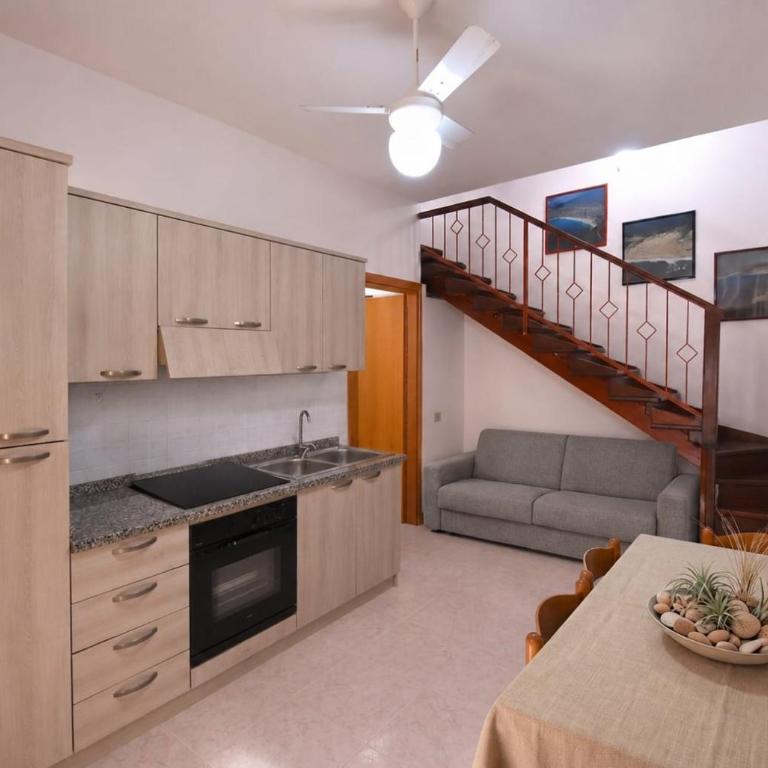 Piombini sea house - Three-Bedroom House - 11