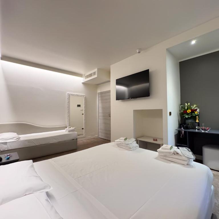 Hotel Giardinetto Al Sant'Orsola - Camera Tripla Comfort - 3