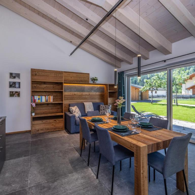 Shasta Mountain Lodge - Chalet - 1